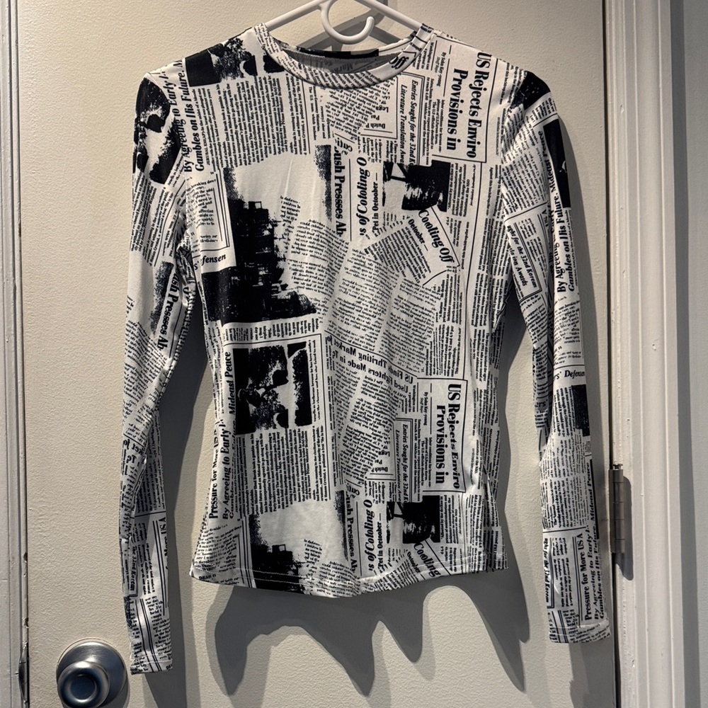 SHEIN Black and White Newspaper Print Long Sleeve Top silky feel